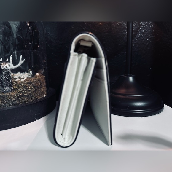 Kate Spade wallet - Picture 3 of 5